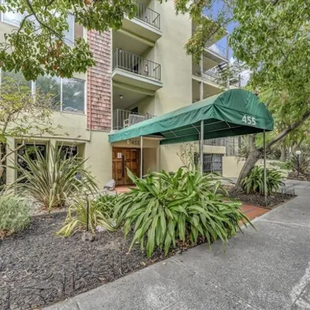 Buy this 2 bed condo on 455 Crescent Street in Oakland, CA 94610