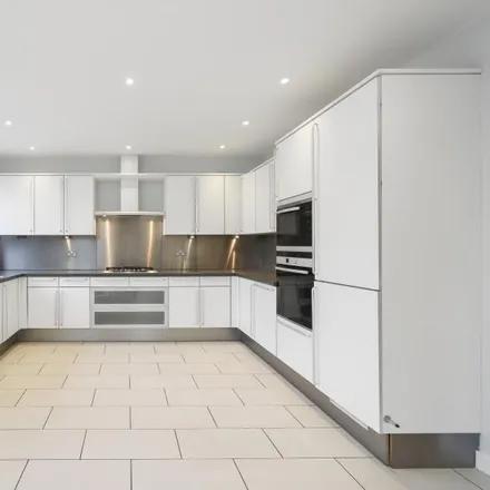 Image 1 - 10 Hampstead Lane, London, N6 4SB, United Kingdom - Townhouse for rent