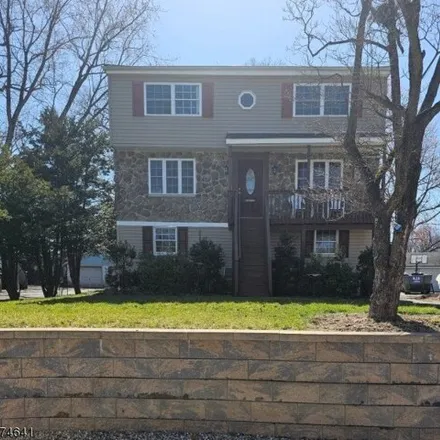 Rent this 4 bed house on 7 Roosevelt Street in Pequannock Township, NJ 07440