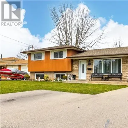 Buy this 3 bed house on 15 Arthur Street in St. Catharines, ON L2M 1W3