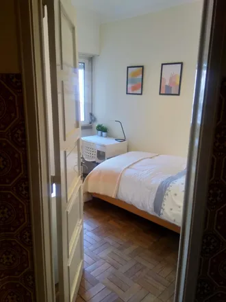 Image 1 - Avenida de Roma 64, 1700-349 Lisbon, Portugal - Room for rent