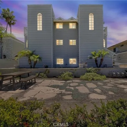 Buy this 3 bed townhouse on 1119 Reed Avenue in San Diego, CA 92109