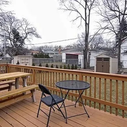 Rent this 3 bed apartment on 821 Long Road in Glenview, IL 60025