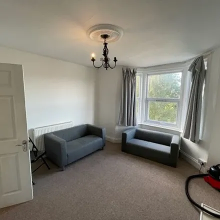 Rent this 6 bed apartment on Haldon Road in Exeter, EX4 4FR