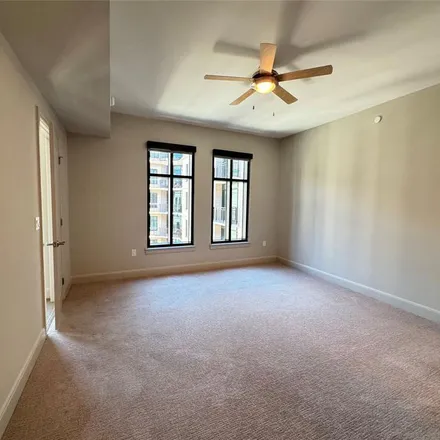 Rent this 2 bed apartment on Cadence Bank in Westheimer Road, Houston