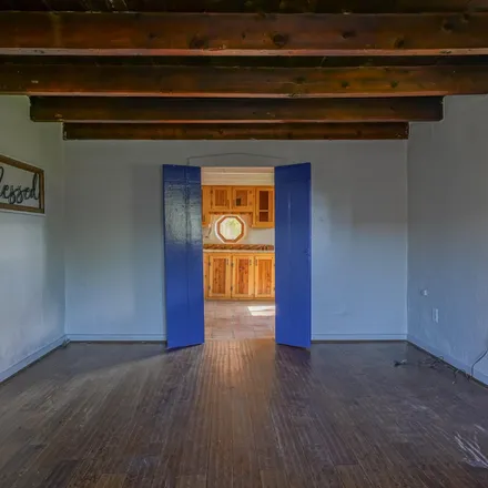 Image 5 - 399 Camino del Medio, Taos, NM 87571, USA - House for sale