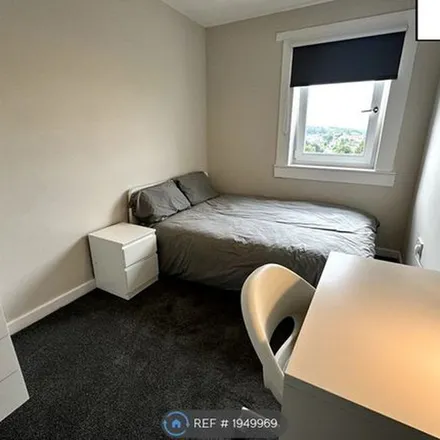 Image 3 - Wedderlea Drive, South Cardonald, Glasgow, G52 2TA, United Kingdom - Apartment for rent