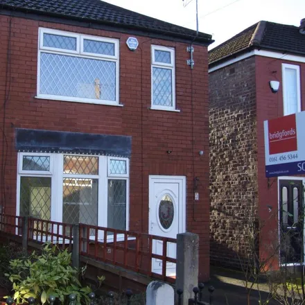Rent this 2 bed duplex on Clovelly Road in Stockport, SK2 5AZ