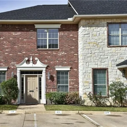 Rent this 3 bed condo on Gateway Shopping Center in 1505 University Drive East, College Station