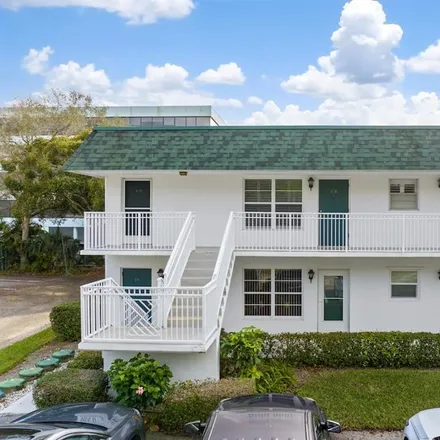 Image 2 - 2800 Indian River Boulevard #S5 - Townhouse for sale