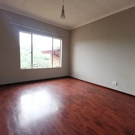Rent this 2 bed apartment on Bellefield Avenue in Mondeor, Johannesburg