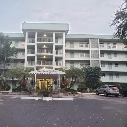 Buy this 3 bed condo on 802 Cypress Grove Lane in Pompano Beach, FL 33069