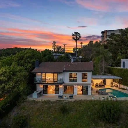 Image 3 - 3297 Wrightwood Drive, Los Angeles, CA 91604, USA - House for sale