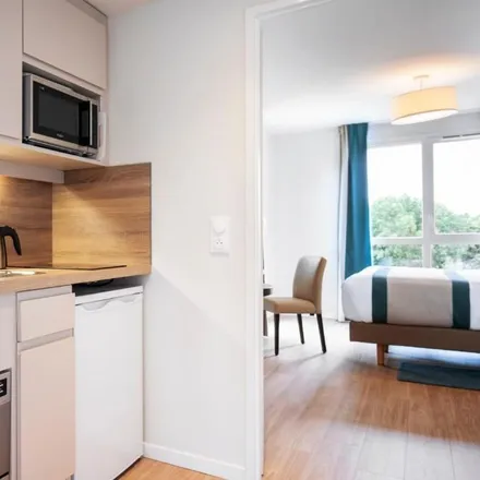 Rent this 1 bed apartment on Lycée Marceau in Rue de l'Âne Rez, 28000 Chartres