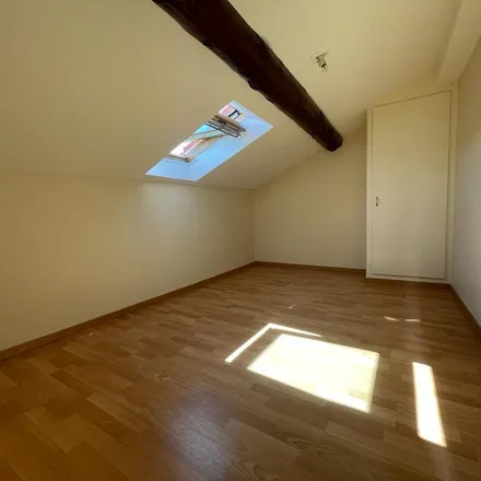 Rent this 3 bed apartment on 23 Rue de la Mulatière in 42100 Saint-Étienne, France