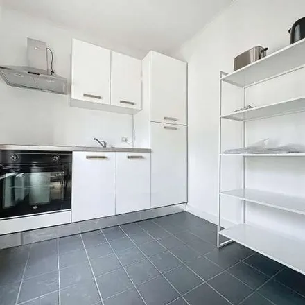 Rent this 1 bed apartment on Rue de la Source - Bronstraat 18 in 1060 Saint-Gilles - Sint-Gillis, Belgium