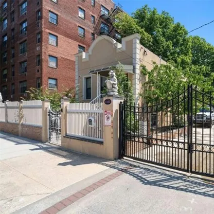 Image 2 - 1255 E 52nd St, Brooklyn, New York, 11234 - House for sale