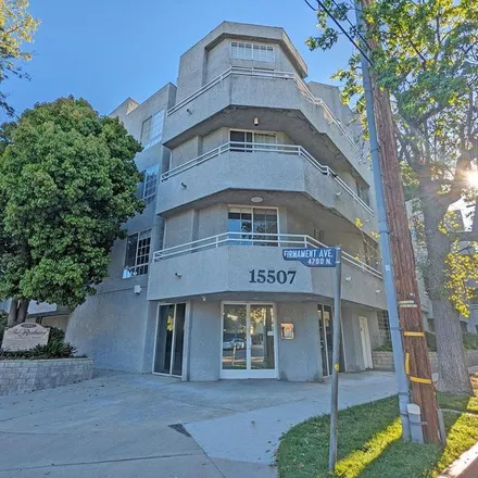 Rent this 2 bed apartment on 15507 Moorpark Street in Los Angeles, CA 91436