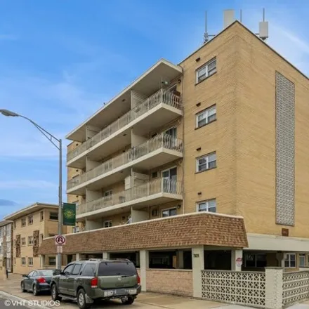 Buy this 1 bed condo on 2599 North East Brook Road in Elmwood Park, IL 60707
