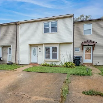 Rent this 3 bed townhouse on 1544 Sangaree Circle in Virginia Beach, VA 23464