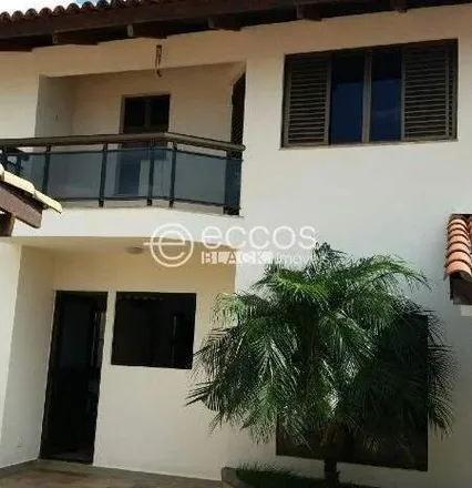 Buy this 5 bed house on Avenida Ortízio Borges in Segismundo Pereira, Uberlândia - MG