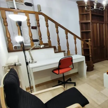 Rent this 3 bed room on Via della Colonna in 4 R, 50121 Florence FI