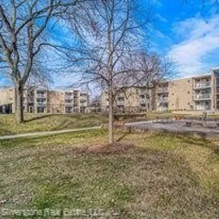 Buy this 1 bed condo on North Crooks Road in Royal Oak, MI 48017