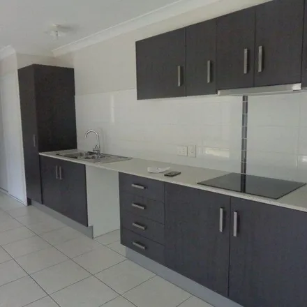 Image 4 - 17 William Street, Goodna QLD 4300, Australia - Apartment for rent