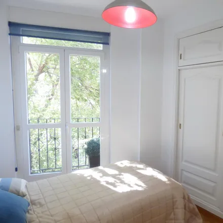 Rent this 2 bed apartment on Madrid in Empanadas argentinas Malvón, Calle de Luchana
