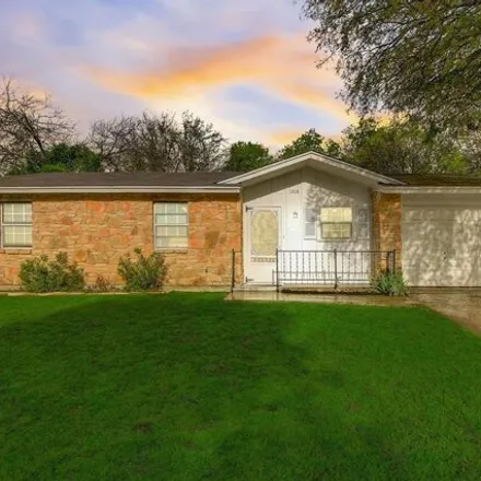 Rent this 3 bed house on 1258 South 19th Street in Copperas Cove, Coryell County