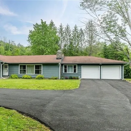 Rent this 4 bed house on 23 Cornwall Rd in Warren, Connecticut