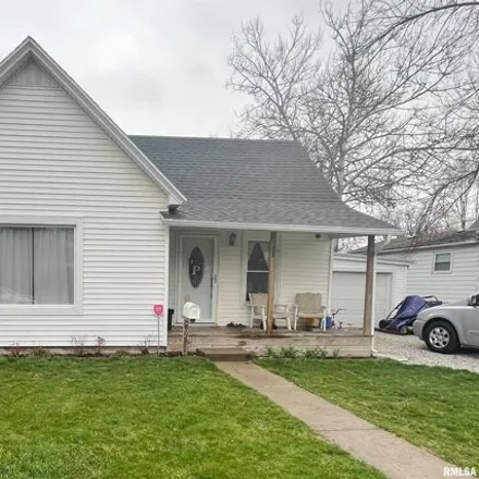 Buy this 3 bed house on 814 West Jefferson Street in Macomb, IL 61455