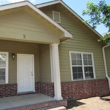 Rent this 3 bed apartment on 1410 Robins St Apt 2 in Conway, Arkansas
