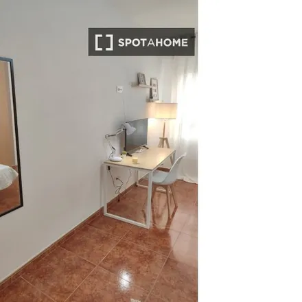 Rent this 5 bed room on Telepizza in Calle del Puente Colgante, 47006 Valladolid