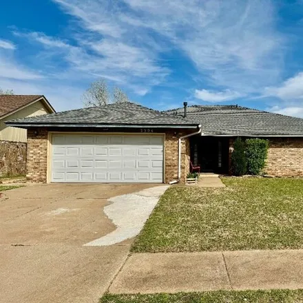 Buy this 3 bed house on 1983 Stepping Stone Trail in Edmond, OK 73013