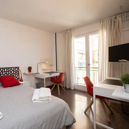 Rent this 4 bed room on Carrer de Casp in 98, 08010 Barcelona