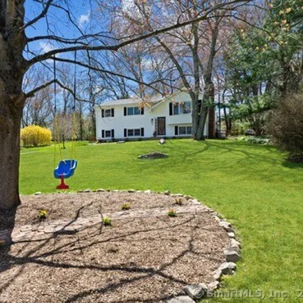Image 3 - 12 Mayfield Terrace, East Lyme, CT 06333, USA - House for sale