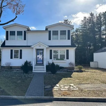 Rent this 2 bed house on 111 Valley Avenue in Locust Valley, Oyster Bay
