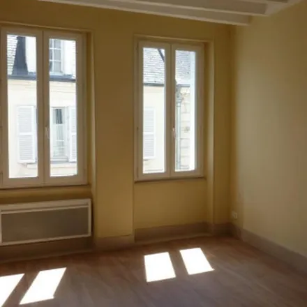 Rent this 2 bed apartment on 1 Rue de la Sirène in 41200 Romorantin-Lanthenay, France