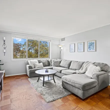 Buy this 1 bed condo on Whitehall North in Battery Lane, Glenwood