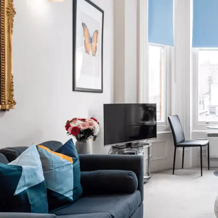 Rent this studio townhouse on 33-35 Draycott Place in London, SW3 2SQ