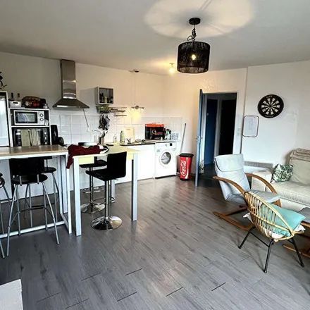 Rent this 2 bed apartment on 43 Avenue du Château d'Este in 64140 Billère, France