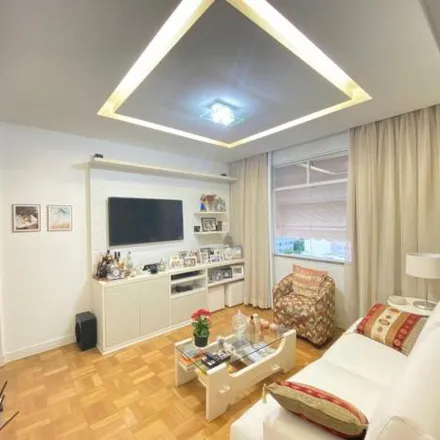 Buy this 2 bed apartment on Rua Otávio Carneiro 117 in Icaraí, Niterói - RJ