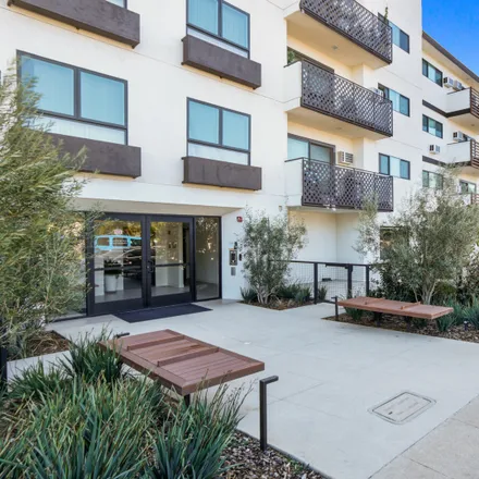 Image 8 - 8430 Alverstone Avenue, Los Angeles, CA 90045, USA - Apartment for rent