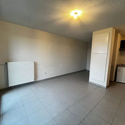 Rent this 1 bed apartment on 51 Chemin de Lapparou in 31200 Toulouse, France