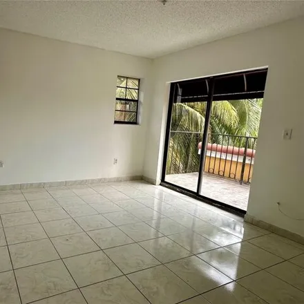 Image 6 - 2582 West 56th Street, Hialeah, FL 33016, USA - House for rent