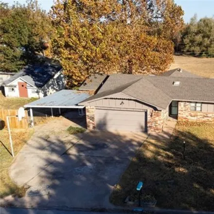 Buy this 4 bed house on 173 Skyline Drive in Chickasha, OK 73018