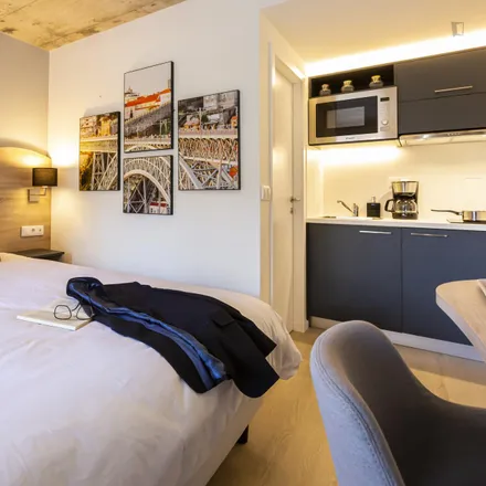 Rent this 1 bed room on Rua de António Granjo in 4300-197 Porto, Portugal