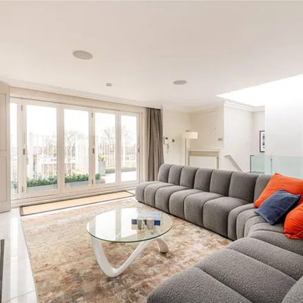 Rent this 3 bed apartment on 8-9 Beaufort Gardens in London, SW3 1RE