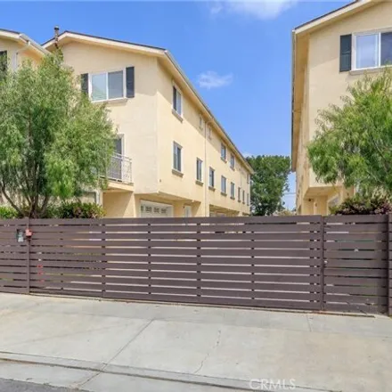 Buy this 3 bed condo on 1609 West 224th Street in Torrance, CA 90501